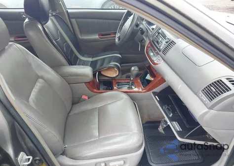 2005 Toyota Camry Xle V6 from USA, damaged, VIN 4T1BF30K45U607301